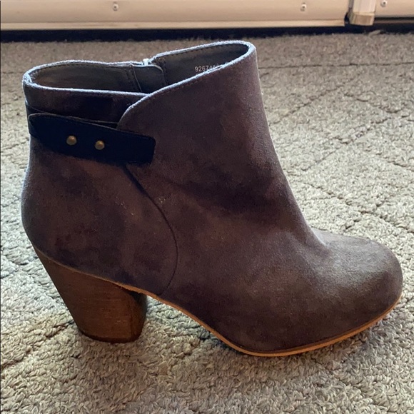 *SOLD* Abound Bootie, Gray size 8W - Picture 5 of 8